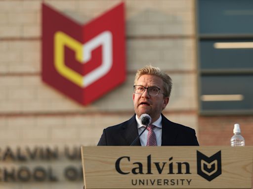 Former Calvin University president and wife drop lawsuit against school