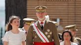 La princesa Leonor recibe la Gran Cruz del Mérito Militar de manos del Rey