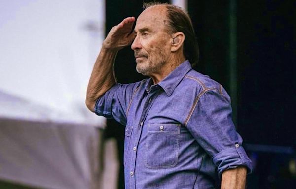 Lee Greenwood's Message to Veterans: 'America Believes in What You Have Done'