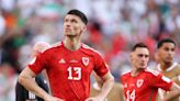 Kieffer Moore, el gigante de Gales que quedó en ridículo tras su declaración contra Inglaterra