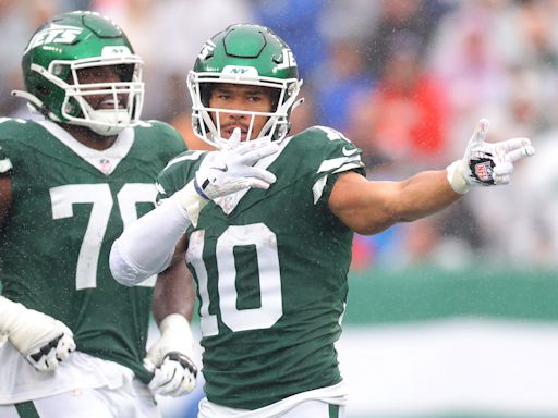 Jets WR Allen Lazard penalized for gun celebration after catch in loss to Broncos