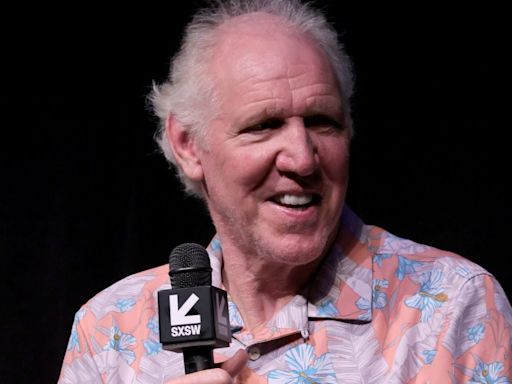 Bill Walton, NBA Star, ESPN Commentator and Grateful Dead Superfan, Dies at 71