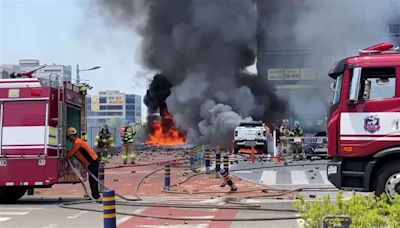 南韓釜山超市大爆炸！10車全毀剩骨架 黑煙狂竄畫面曝