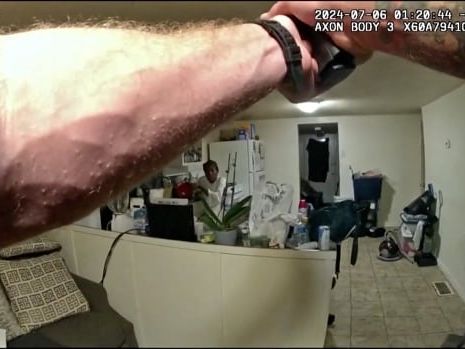 'Shocking' bodycam video of Illinois police shooting Black woman in her home sparks outrage | CBC News