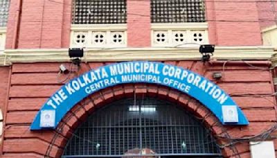 Kolkata Municipal Corporation starts dismantling ‘illegal’ pub in Park Street