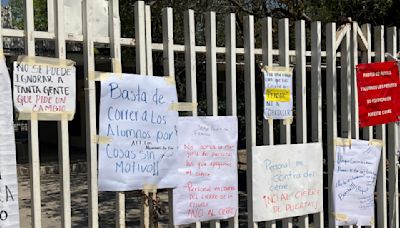 Protestan en secundaria por manejo de cuotas, exigen destitución de directora