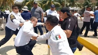 Trifulca entre policías de Campeche; exigen pago de quincena