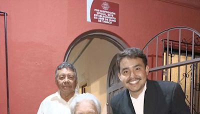 Joven lagunero le canta a Alberto Vázquez