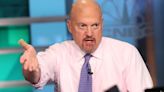 Jim Cramer reasserts his bullish stance on Apple, says it doesn't need to chase enterprise customers