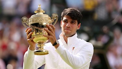 Carlos Alcaraz dominates Novak Djokovic in straight sets to defend Wimbledon crown in style - Eurosport