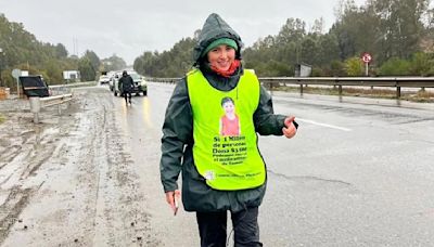 Madre chilena recorre 1.300 kilómetros a pie para tratar de salvar a su hijo con distrofia