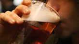 Smartphone apps could help tackle binge drinking, study suggests