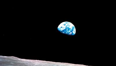 Bill Anders, Apollo 8 astronaut who took iconic 'Earthrise' photo, dies in plane crash