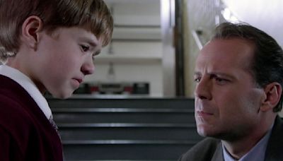 25 Years Ago, The Sixth Sense Became The Must-See Box Office Sensation Of The '90s - SlashFilm