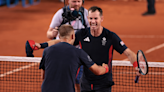 Olympics: Murray makes another great escape in Paris