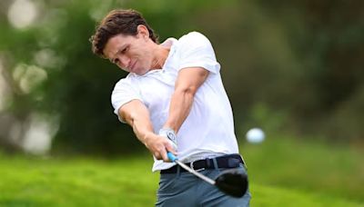 Tom Holland aparece con una dolorosa herida en la frente tras un percance en el campo de golf