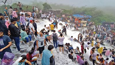 5, including 4 children drown at Bhushi Dam