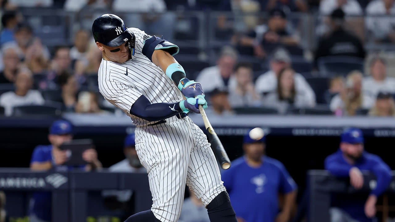 Aaron Judge sends Yankee Stadium into a frenzy after smashing huge grand slam vs. Red Sox