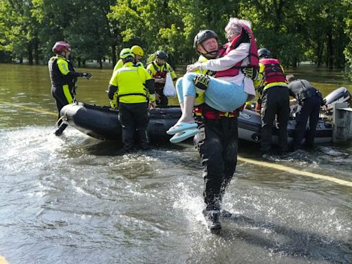 Houston braces for flooding to worsen in wake of storms