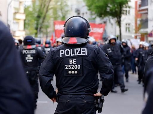 Berlin Gefährdungsbewertung zu 1.-Mai-Demo: Berliner Polizei ermittelt intern wegen Verrats von Dienstgeheimnissen