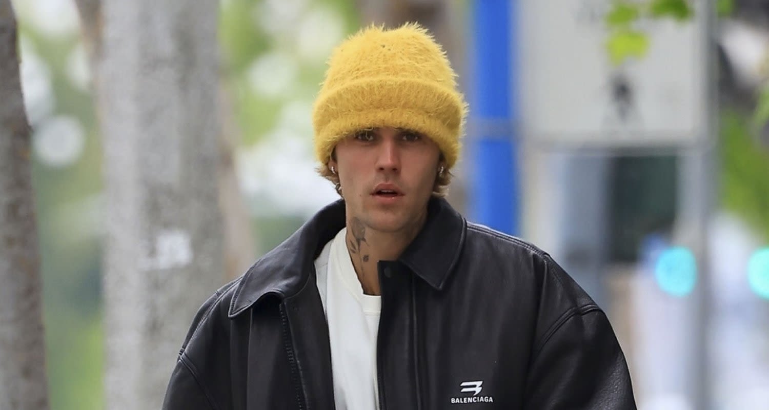 Justin Bieber Goes for Stroll in WeHo After Announcing Wife Hailey’s Pregnancy