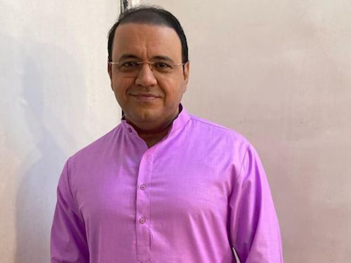 Taarak Mehta's Bhide aka Mandar Chandwadkar's hilarious take on the power cut with his iconic dialogue, 'Humare zamaane mein' | - Times of India