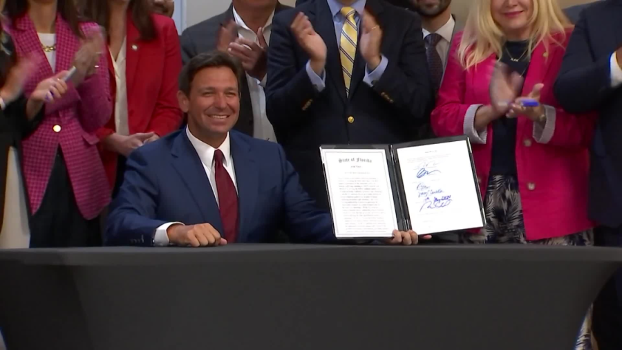 Florida strip clubs: Gov. DeSantis signs bill requiring strippers to be at least 21