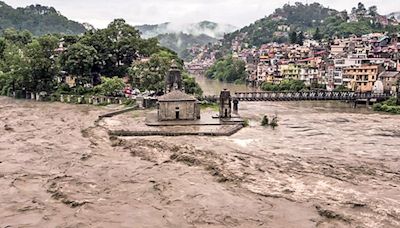 Delhi, Himachal, Uttarakhand weather LIVE updates: Over 700 people stranded on Kedarnath route evacuated; rescue operation underway