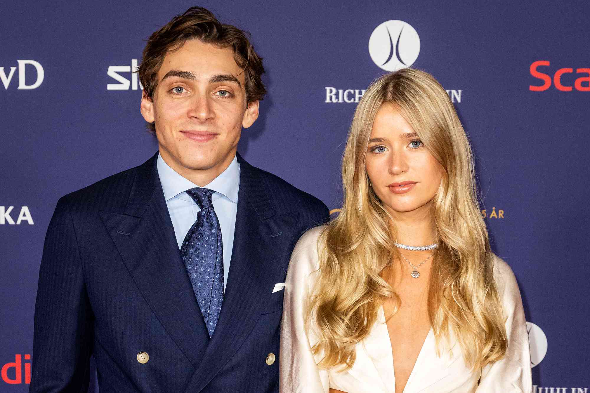 All About Olympian Mondo Duplantis’ Relationship with Girlfriend Desiré Inglander (& Their Viral Gold Medal Moment!)