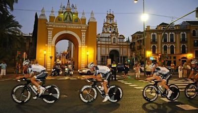 La última vez de la Vuelta en Sevilla: una crono nocturna inaudita en 2010