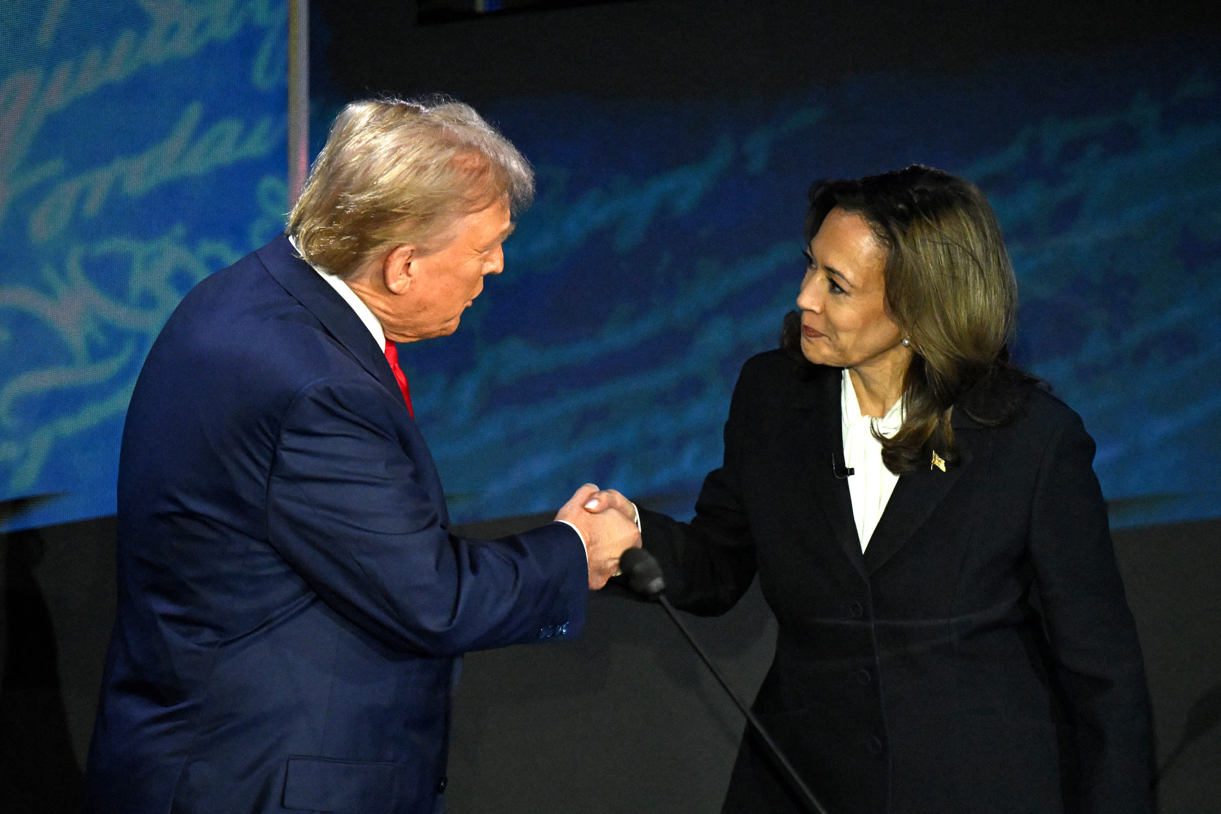 Kamala Harris "power move" handshake with Donald Trump takes off online