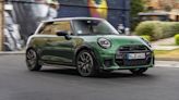 Nuevo Mini JCW: el modelo estrena un traje deportivo sin cambiar la mecánica