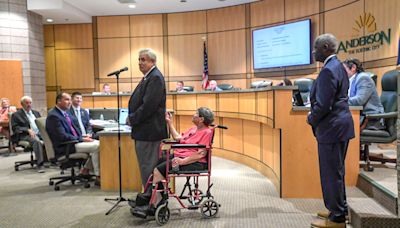 Anderson City Council swears in newcomer Greg Steele, 3 re-elected members, see photos