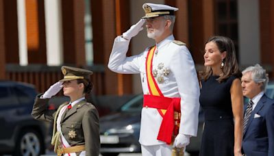 La princesa Leonor visita junto a los reyes la Escuela Naval de Marín, próxima parada de su formación militar