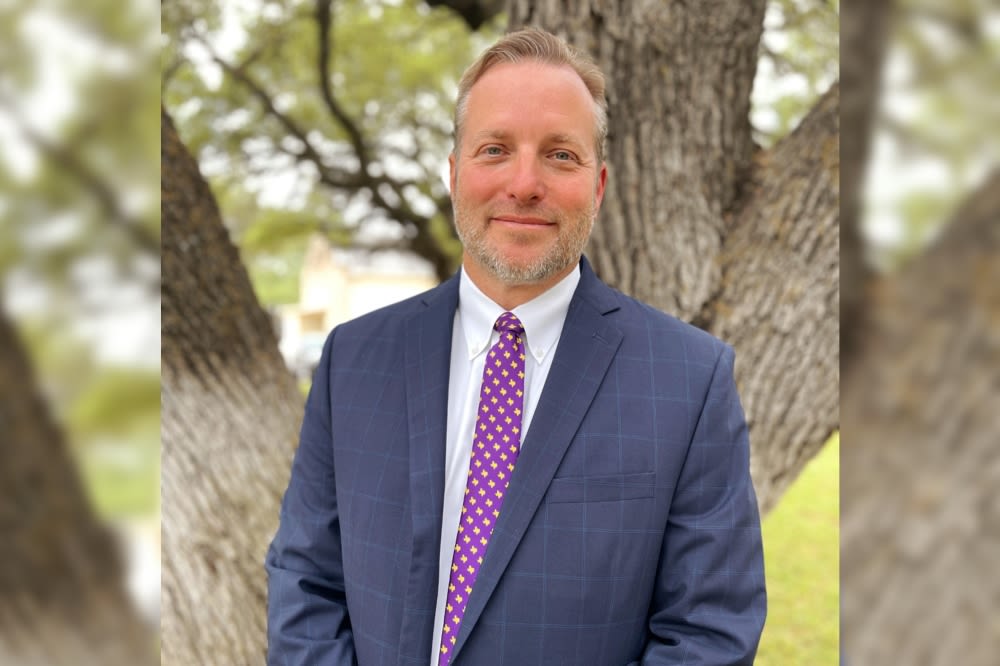 Liberty Hill ISD Superintendent Steven Snell wins regional award