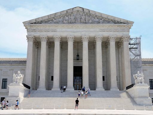 Supreme Court set to allow abortions in medical emergencies, briefly-published opinion shows