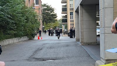 Cop in hospital after being shot in midtown Toronto, shooter in custody