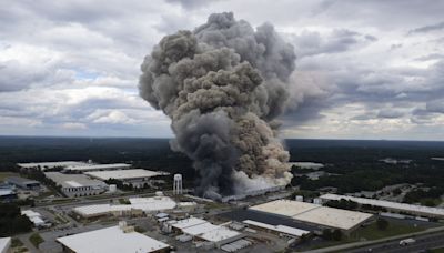 Over 90K Georgia residents taking shelter after chemical fire as haze, smell spreads to Atlanta