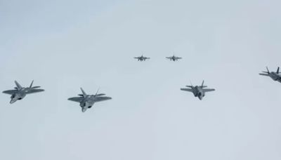 300架F-35將集結亞太! 美專家：盼突破圍堵 中國猛產這兩款五代戰機....
