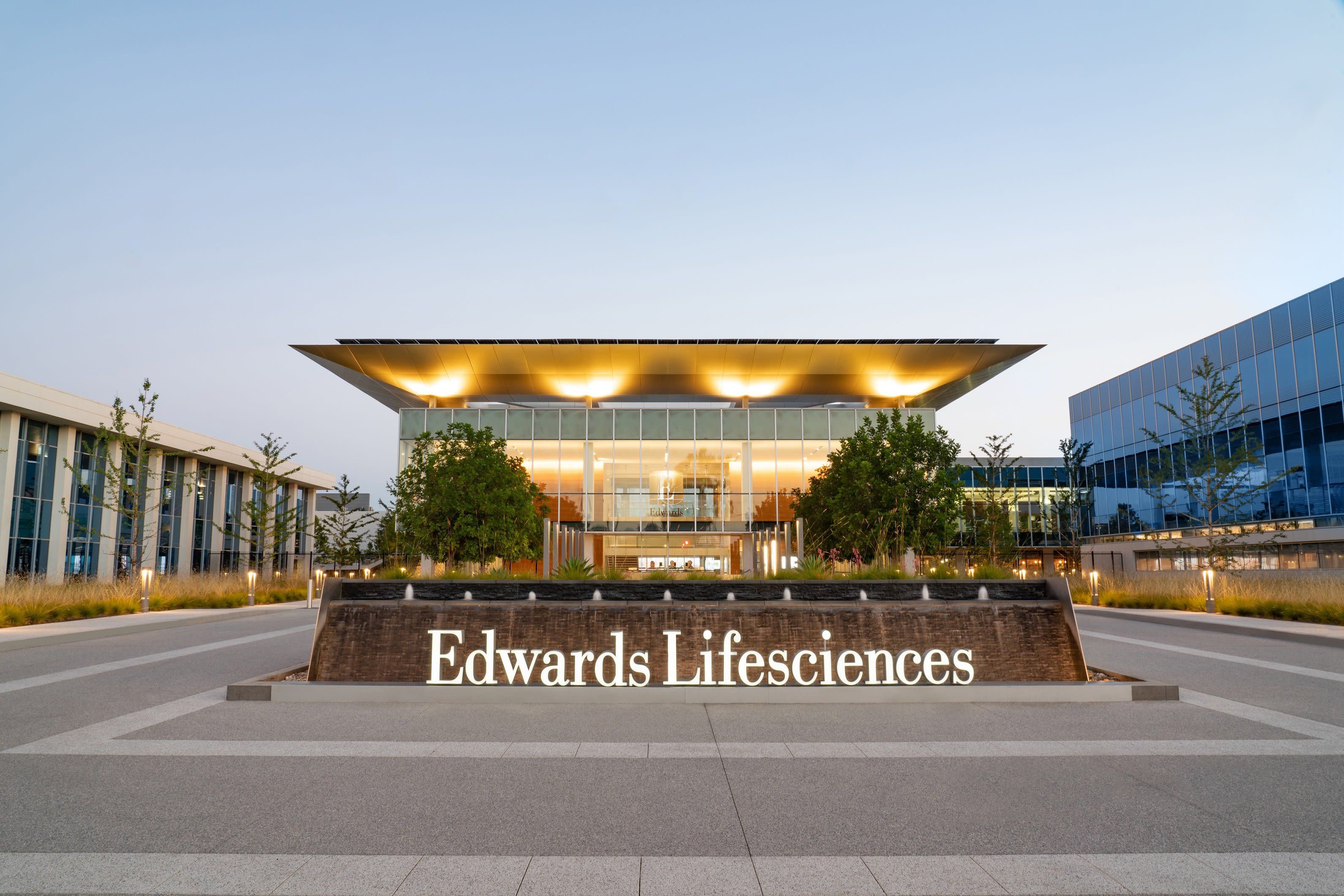 Edwards Lifesciences inks $1.6B in acquisition deals for JenaValve, Endotronix