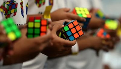 Un robot batió el récord mundial del cubo Rubik: ¿cuánto demoró en resolverlo?