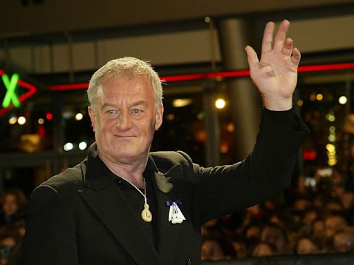 Actor Bernard Hill dies at 79; had memorable roles in ‘Titanic’ and ‘Lord of the Rings’