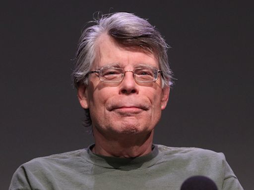 Stephen King's comment about Donald Trump killing a dog goes viral