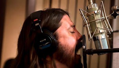 Dave Grohl leads chaotic Bad Brains cover