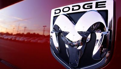 US safety agency moves probe of Dodge Journey fire and door lock failure