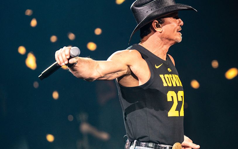 Tim McGraw wore a Caitlin Clark jersey again — this time for her new team in new home stadium.