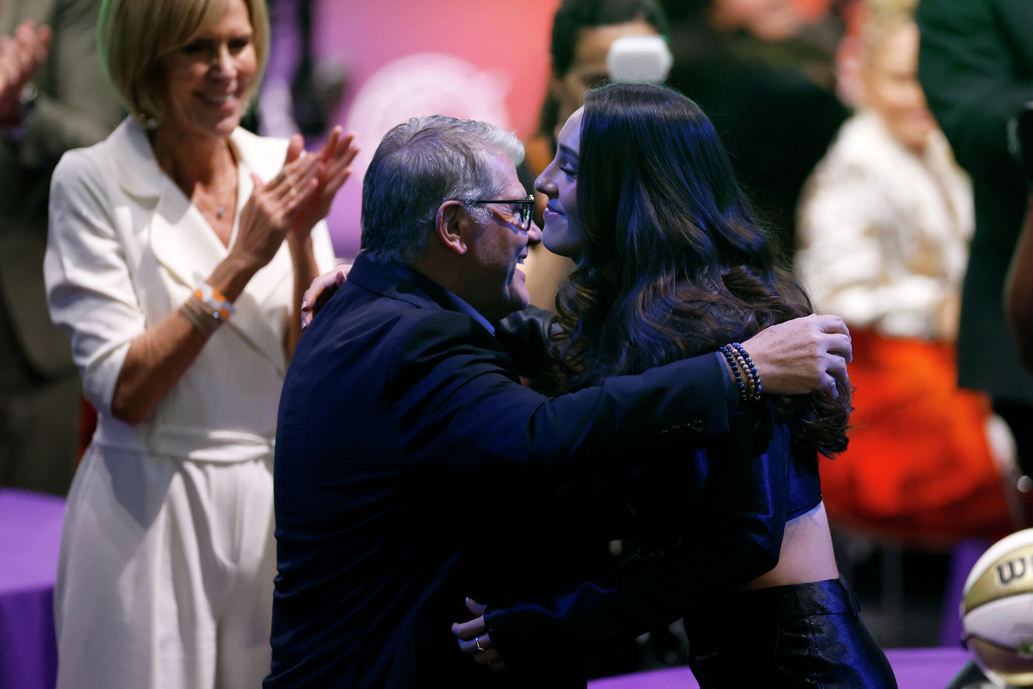 Nika Mühl and Geno Auriemma share emotional UConn farewell: 'You changed my life'