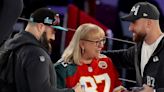 Staying together for your kids, like Donna and Ed Kelce did, is good — if you do it right, a therapist says. Here's how.