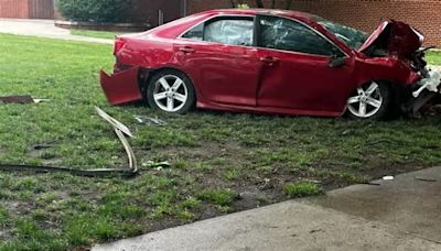 One killed after car crashes into tree on Emporia State campus