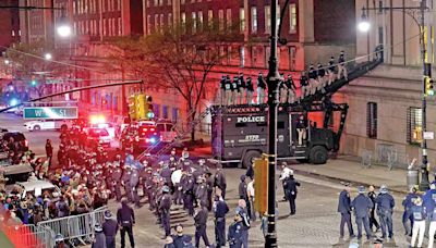 Escala represión policial en universidad; operativo en Columbia